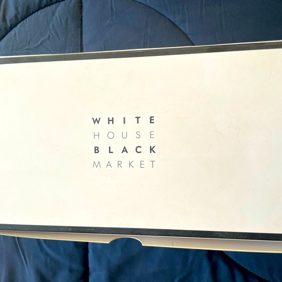 White House Black Market - Picture 2 of 7